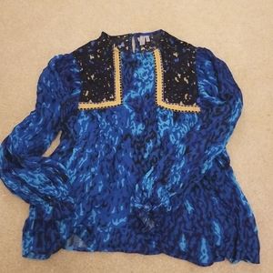 Beautiful Blouse for casual or dressy
